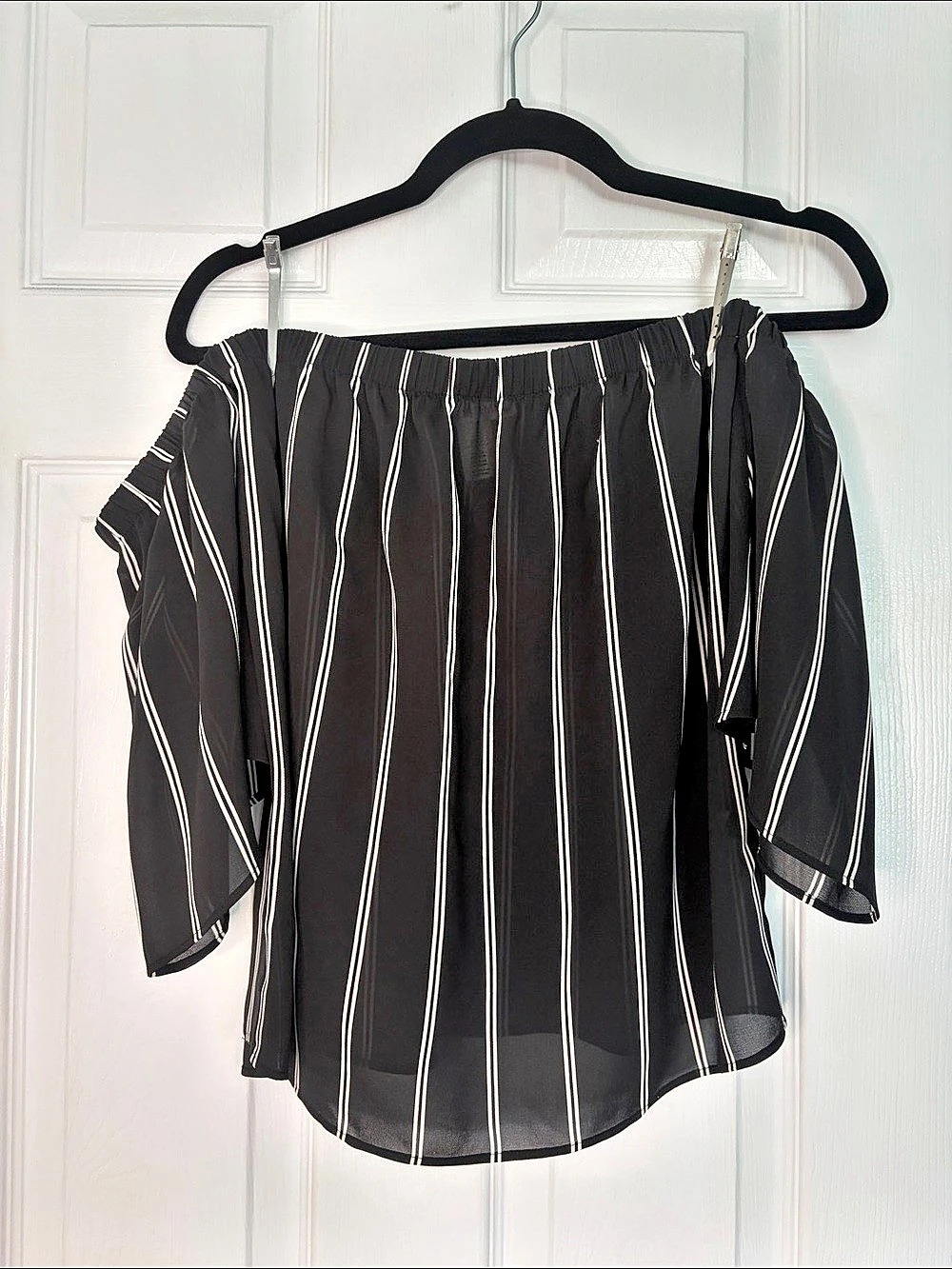 White House Black Market Striped Blouse in Black & White Size XXS Like New